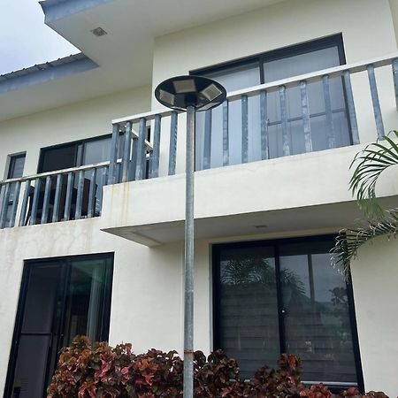 Lover'S Point Beach Front Resort Lian Esterno foto