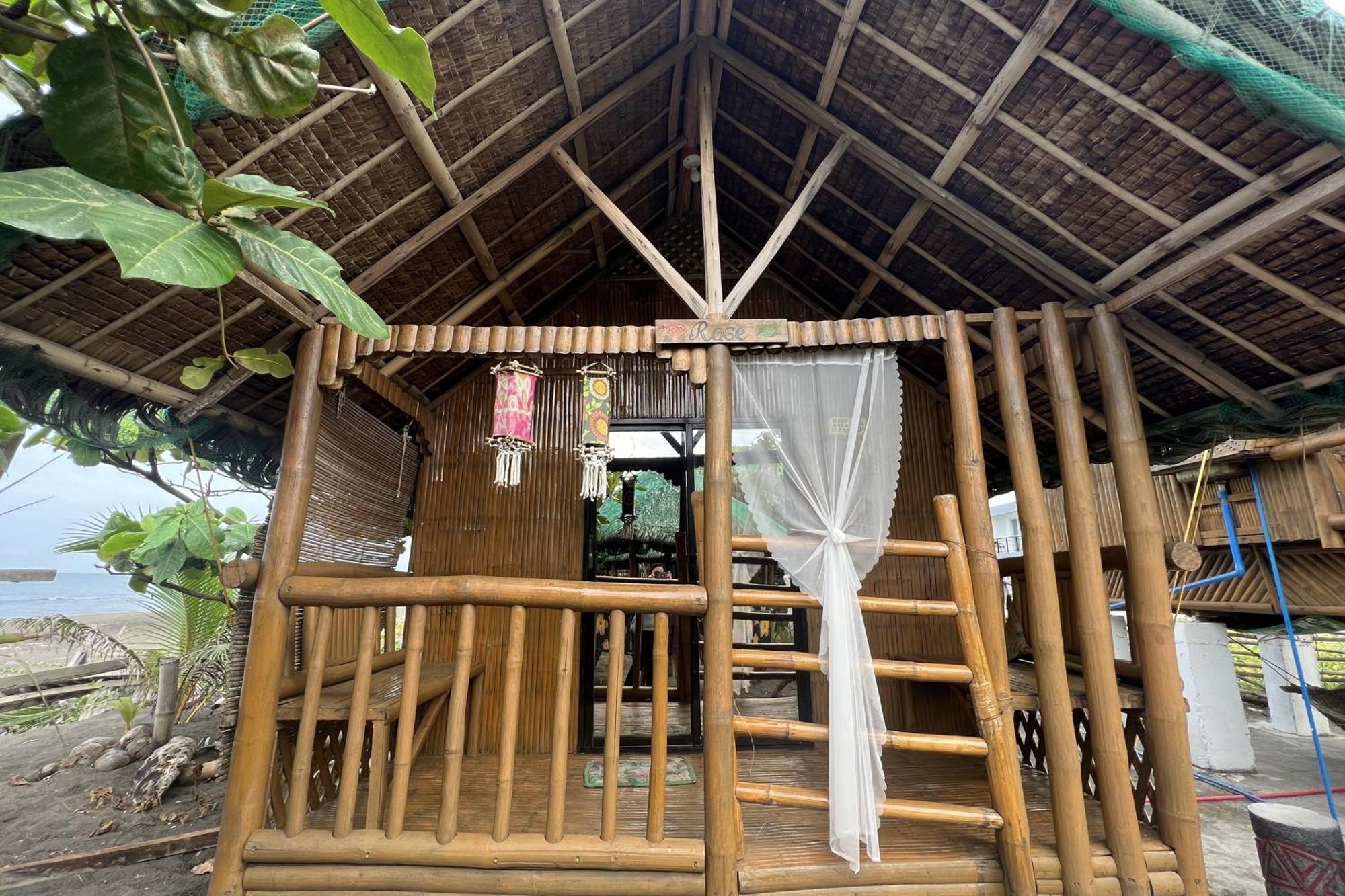 Lover'S Point Beach Front Resort Lian Esterno foto